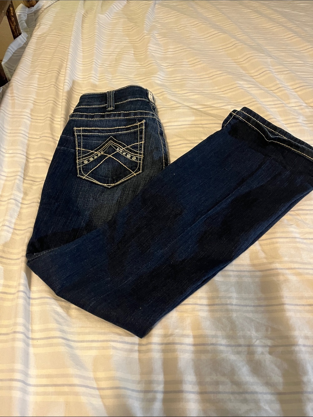 Ariat Dark Blue Jeans with Embroidered Back Pocket